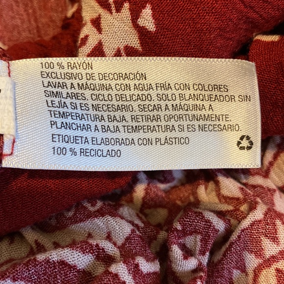 Adorable off the shoulder crop top - Picture 6 of 8